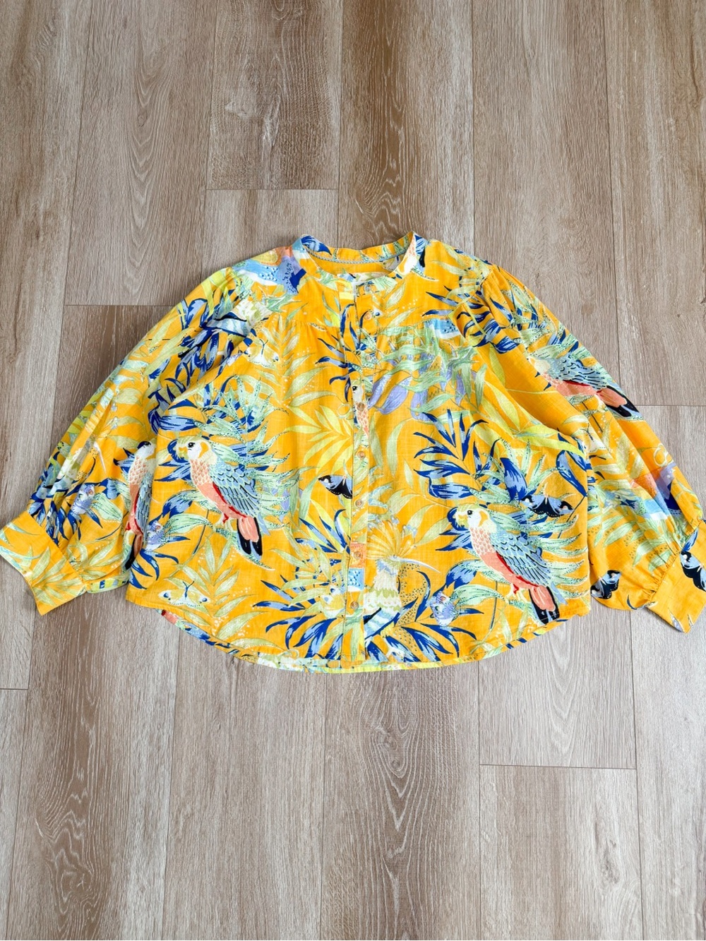 Maeve Parrot Print Tropical Boho Button Front Blouse Top Size Medium